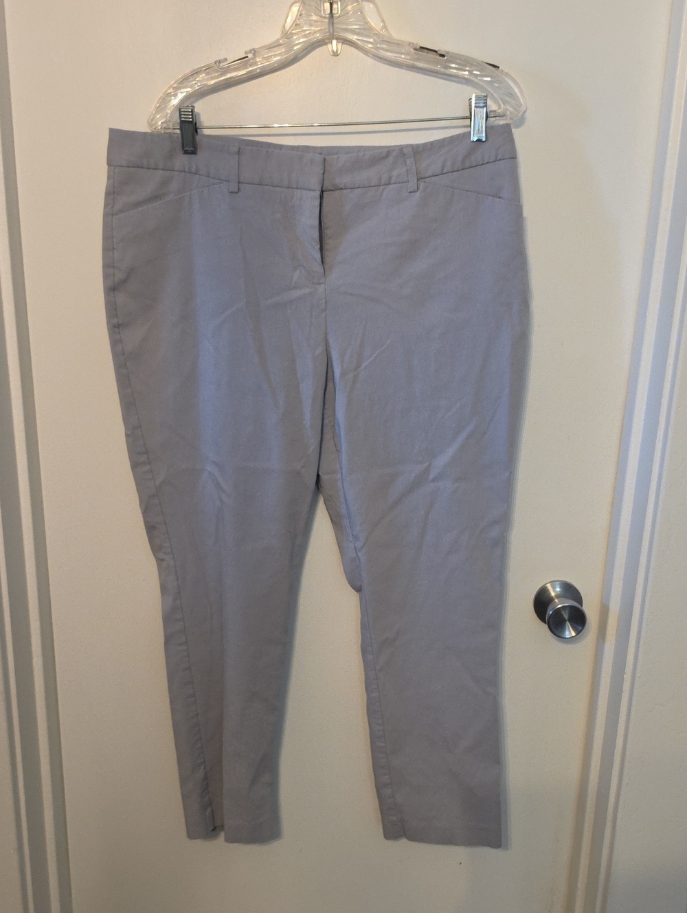 Mario Serrani Cropped Ankle Pants in Light Gray
